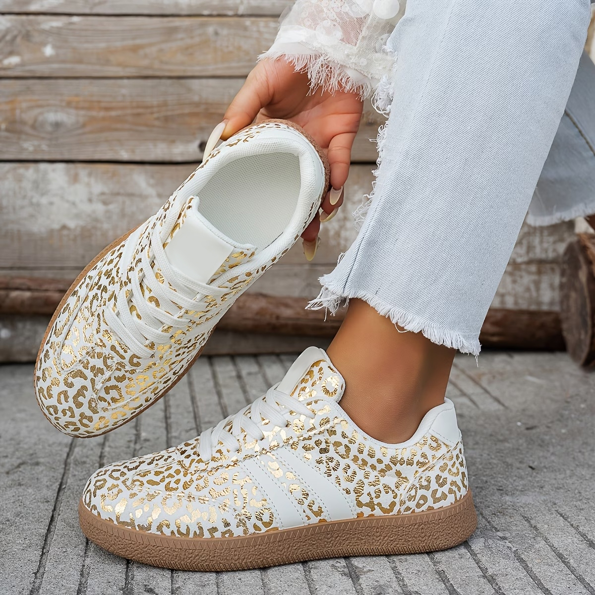 Women's Comfy Leopard Print Sneakers