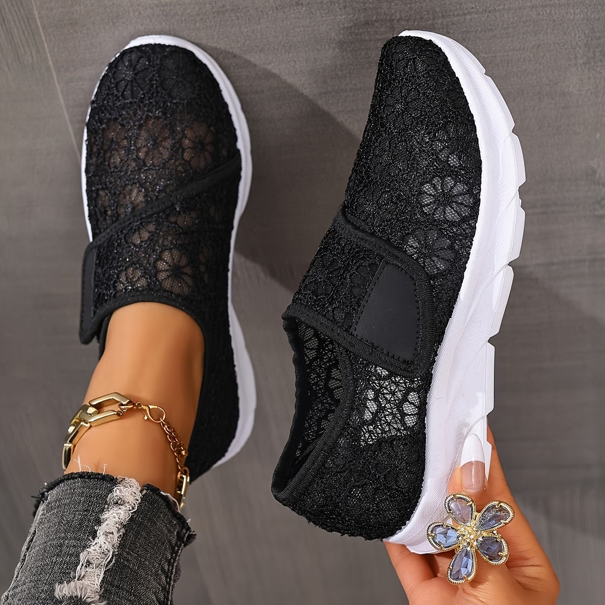Women's Floral Embroidery Lace Sneakers