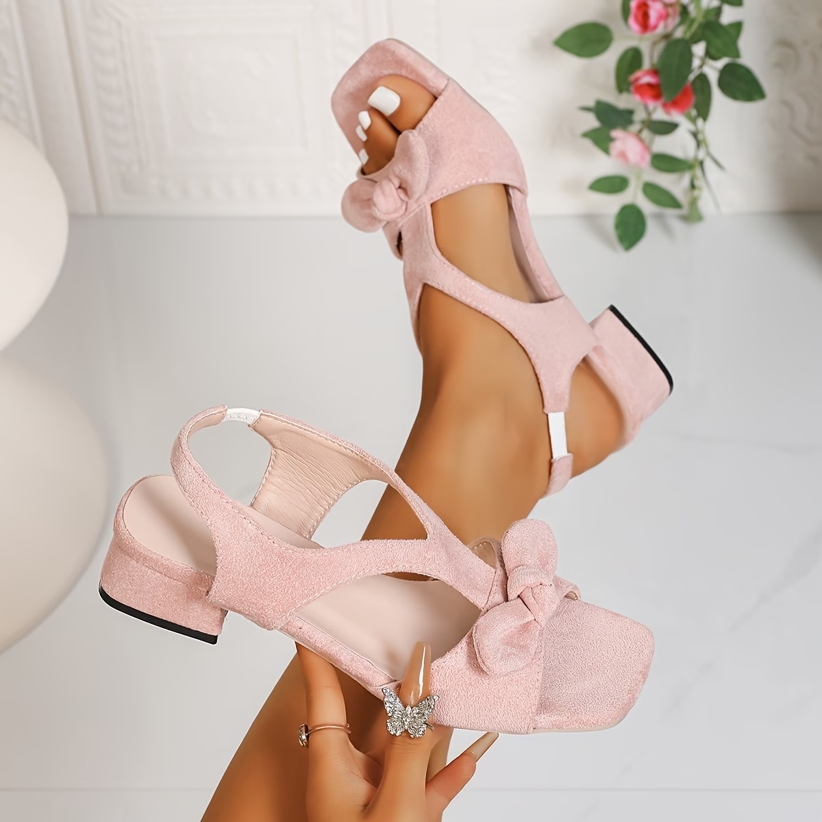 Women's Strap V-Neck Square Heels