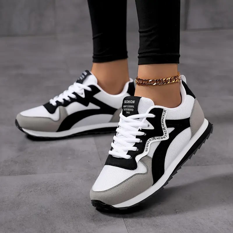 Women's Retro Low-Top Lace-Up Sneakers
