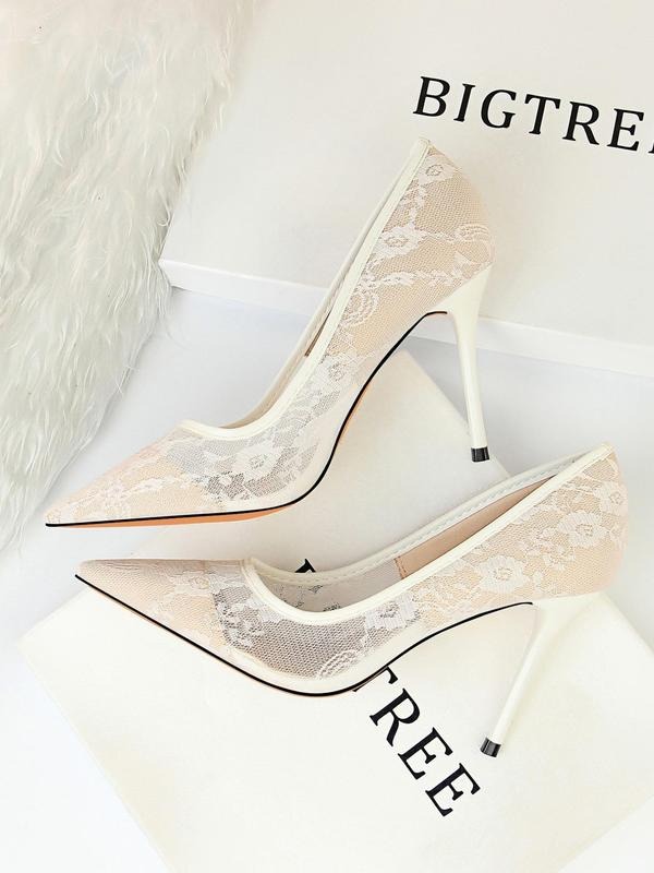 Women's Mesh Hollow Contrast Lace Pumps