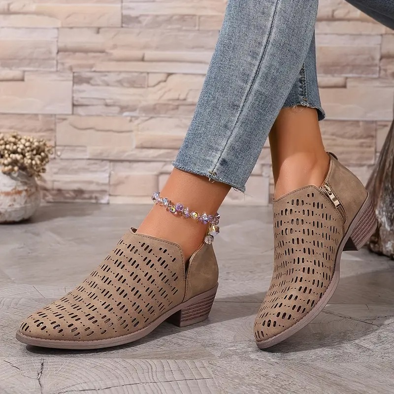 Women's Round-Toe Chelsea Boots