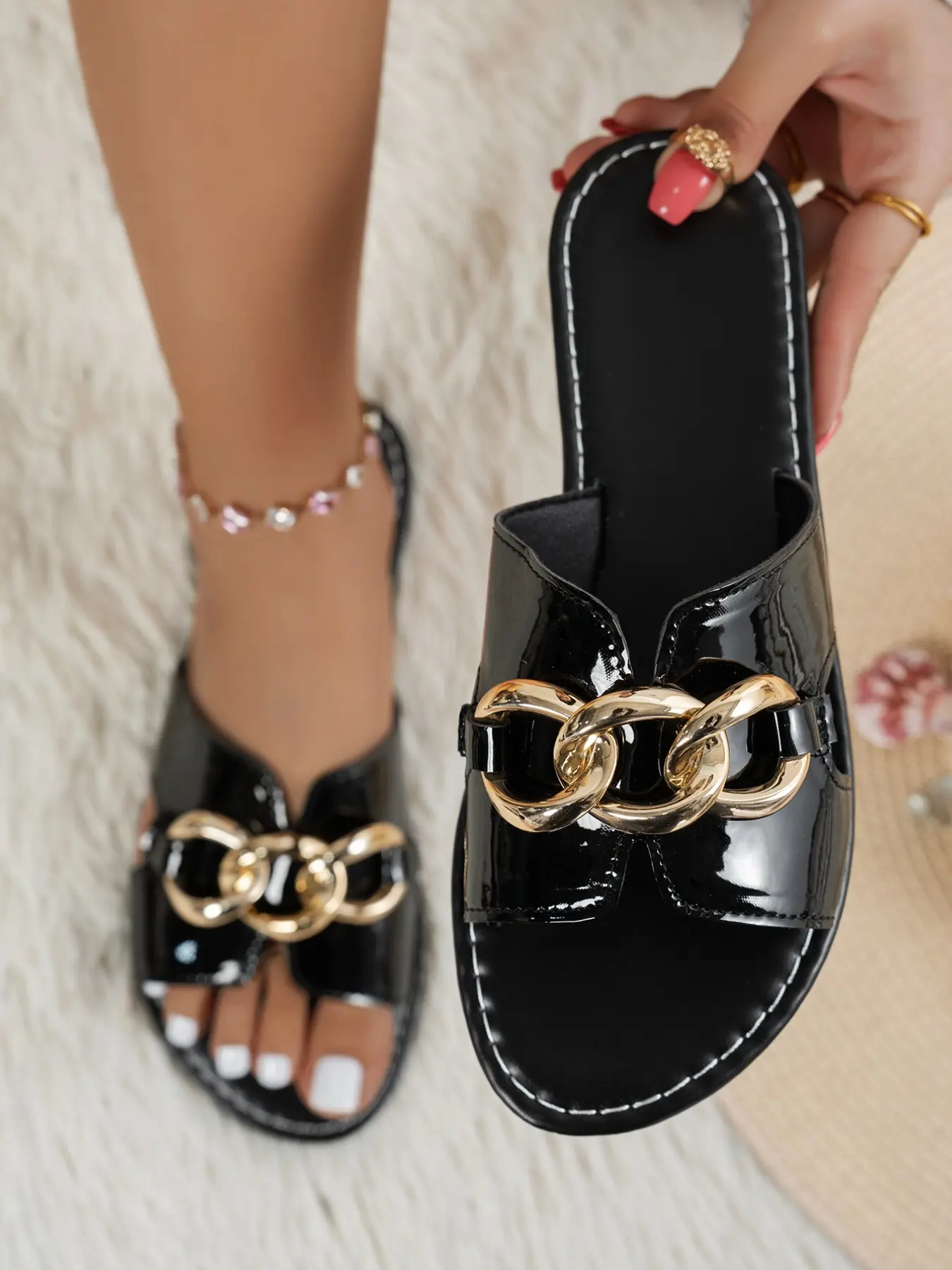 Women's Plain Color Chain Decorated Slides