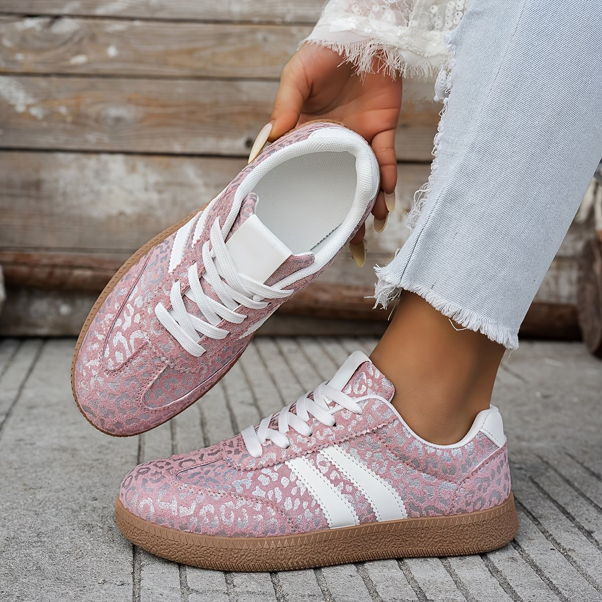 Women's Comfy Leopard Print Sneakers