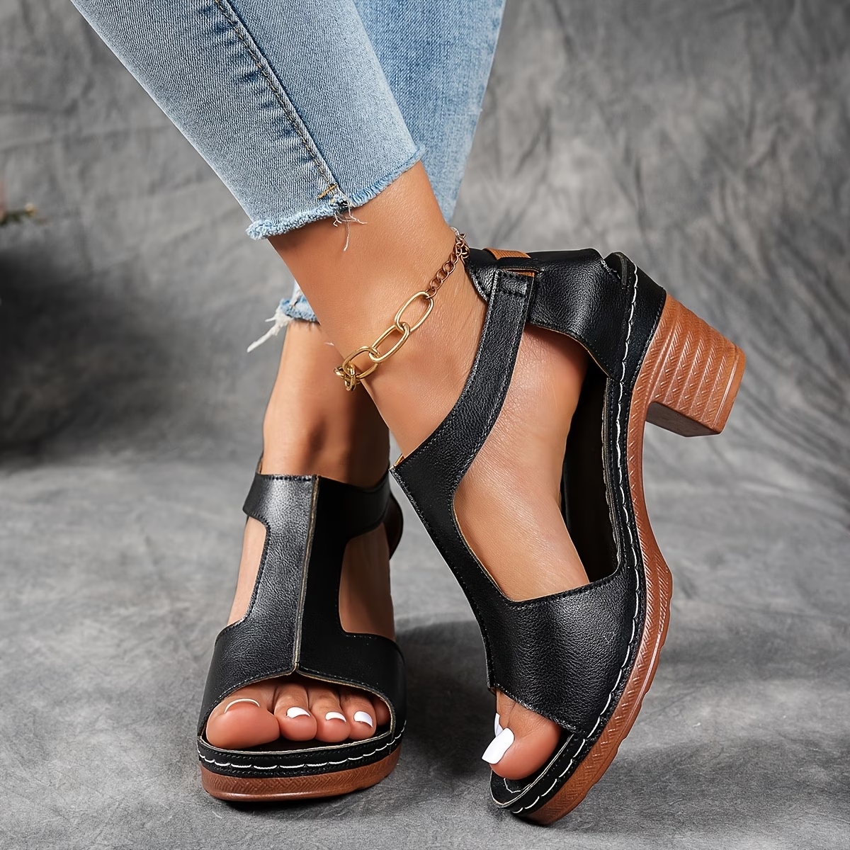 Women's Classic Chunky Heel Sandals