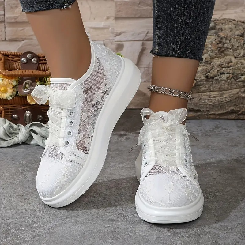 Women's Breathable Floral Lace-Up Sneakers