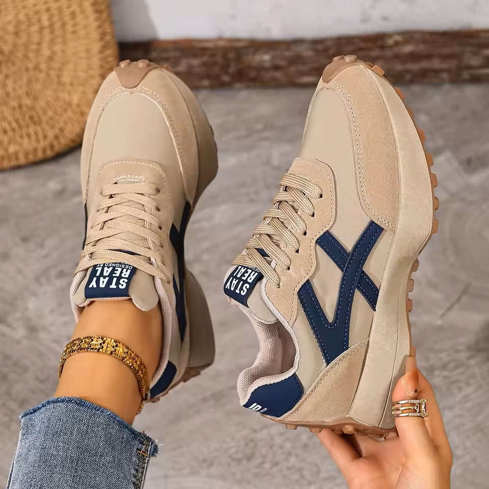 Women's Leisure Lace Up Sneakers