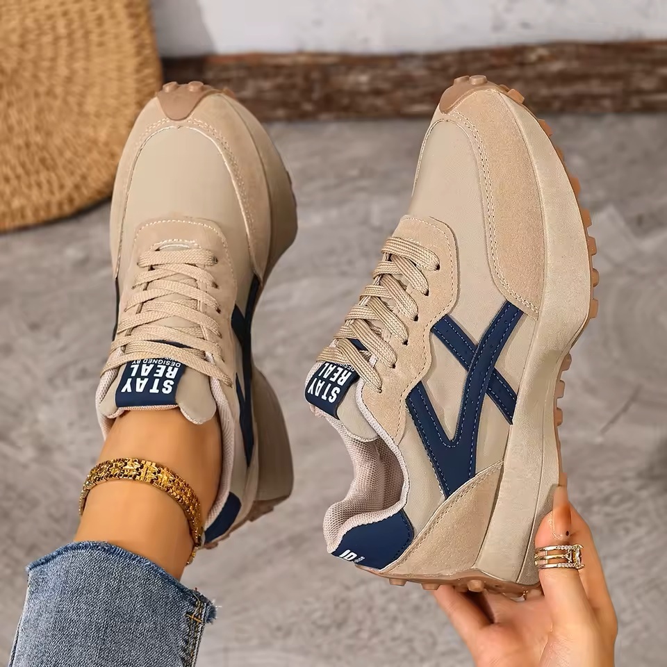 Women's Leisure Lace Up Sneakers