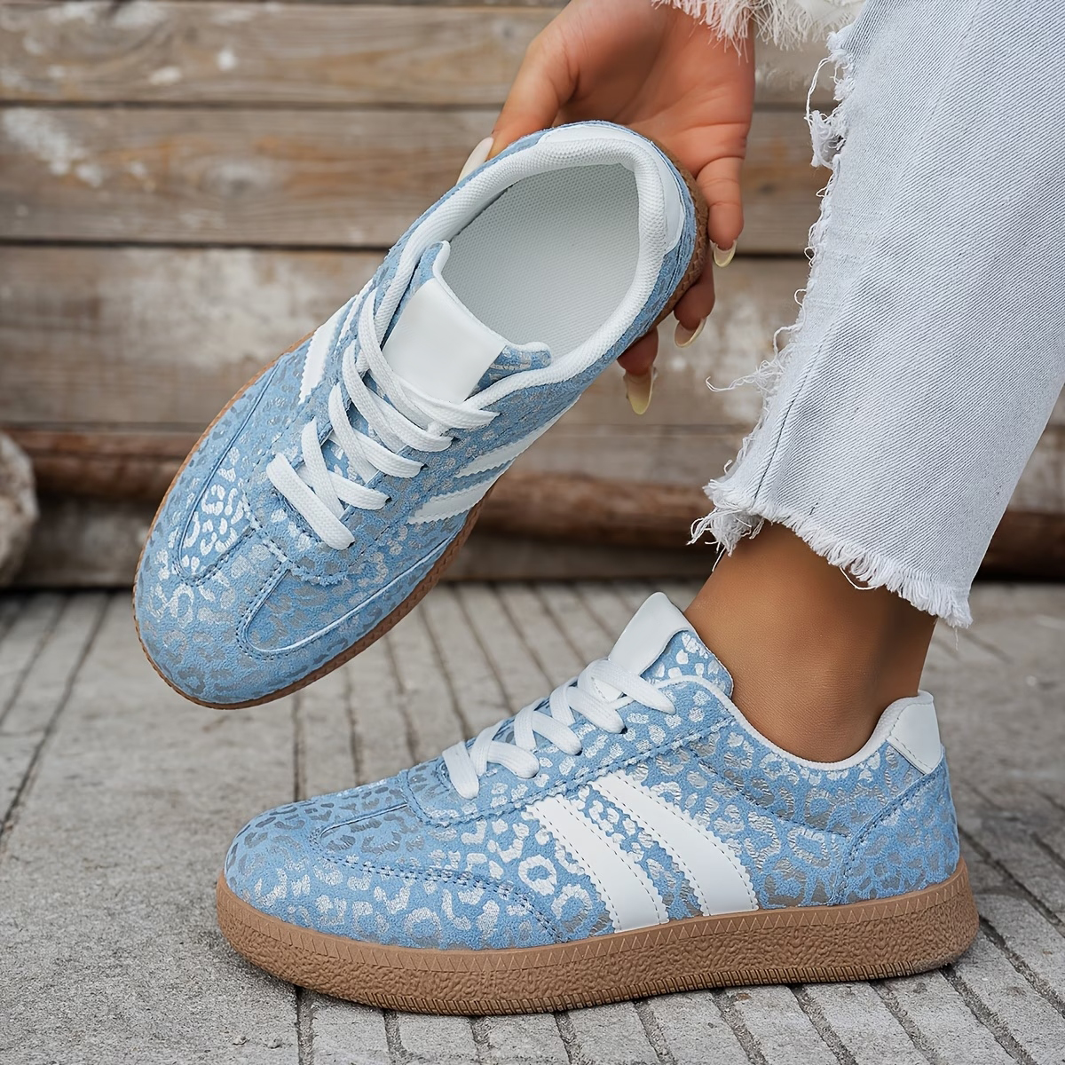 Women's Comfy Leopard Print Sneakers