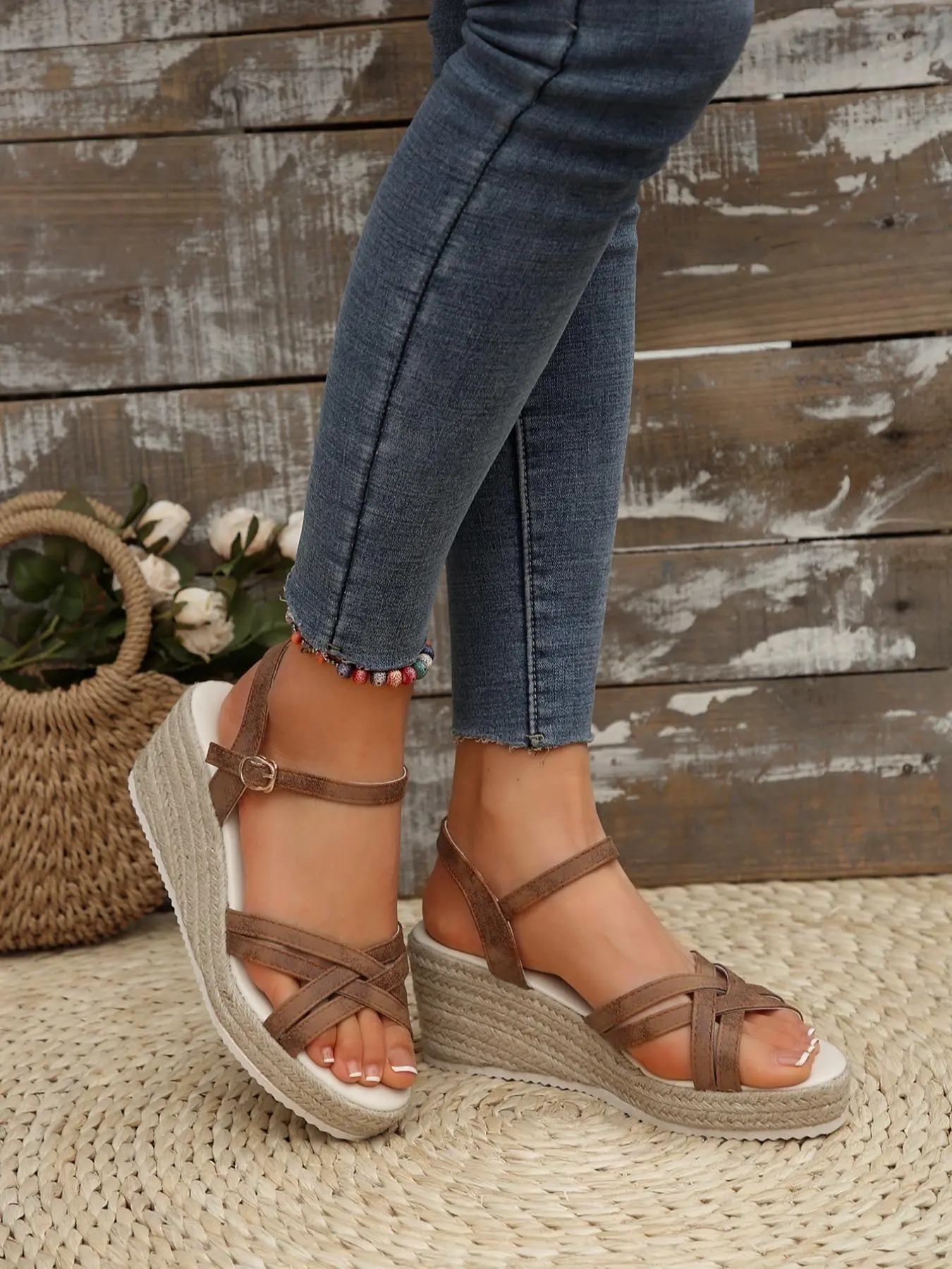 Women's Crisscross Strap Sandals