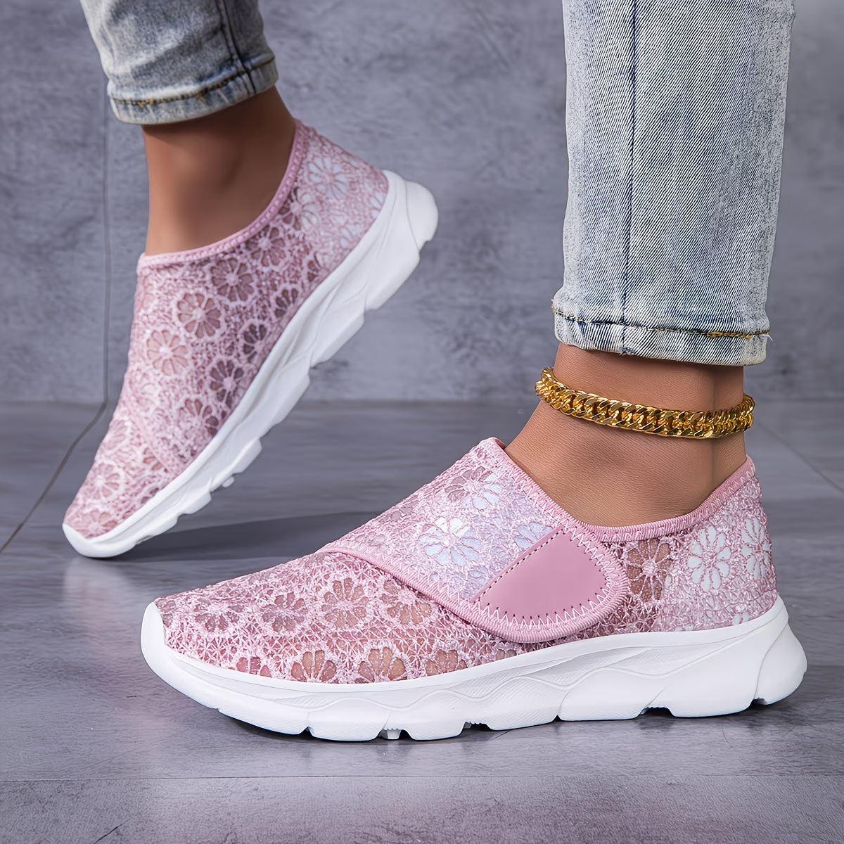 Women's Lace Breathable Walking Shoes