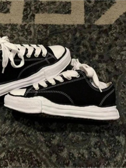 Unisex Low-Top Canvas Shoes