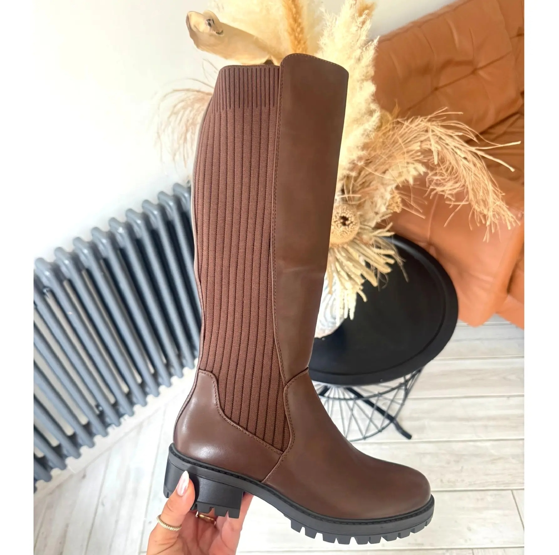 Women's Stretch Elastic Gusset Zip Closure Boots