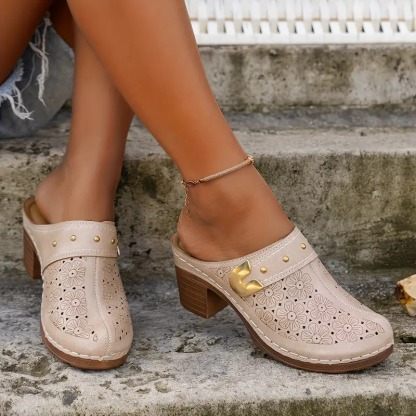 Trendy Womens Floral Clogs