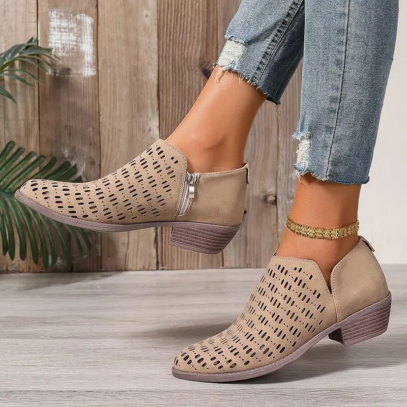 Women's Round-Toe Chelsea Boots