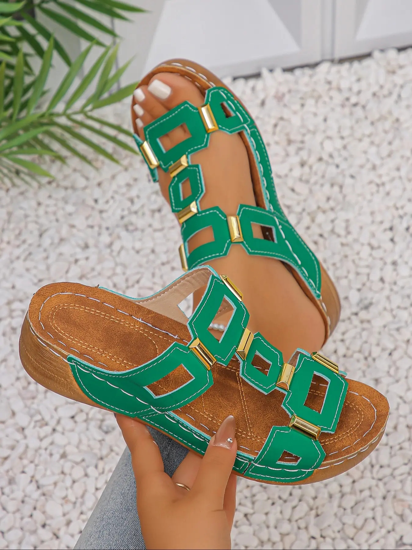 Women's Summer Metal Decor Sandals
