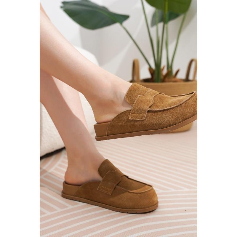 Women's Lightweight Suede Clogs