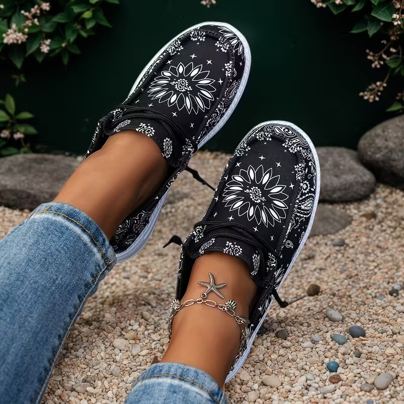 Women's Geometric Floral Slip-On Loafers