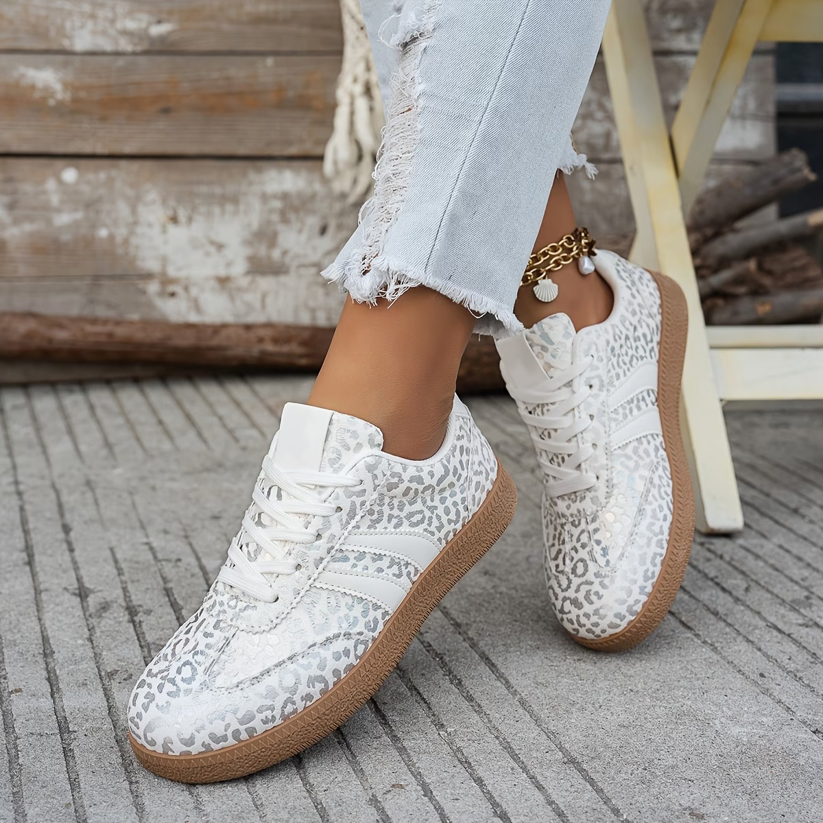 Women's Comfy Leopard Print Sneakers