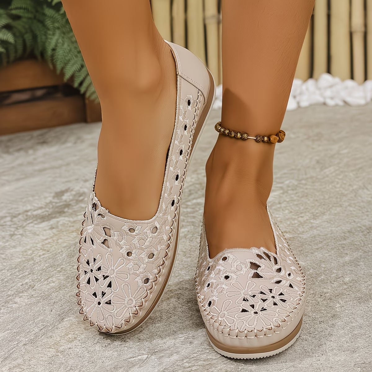 Women's Hollow Embroidery Loafers