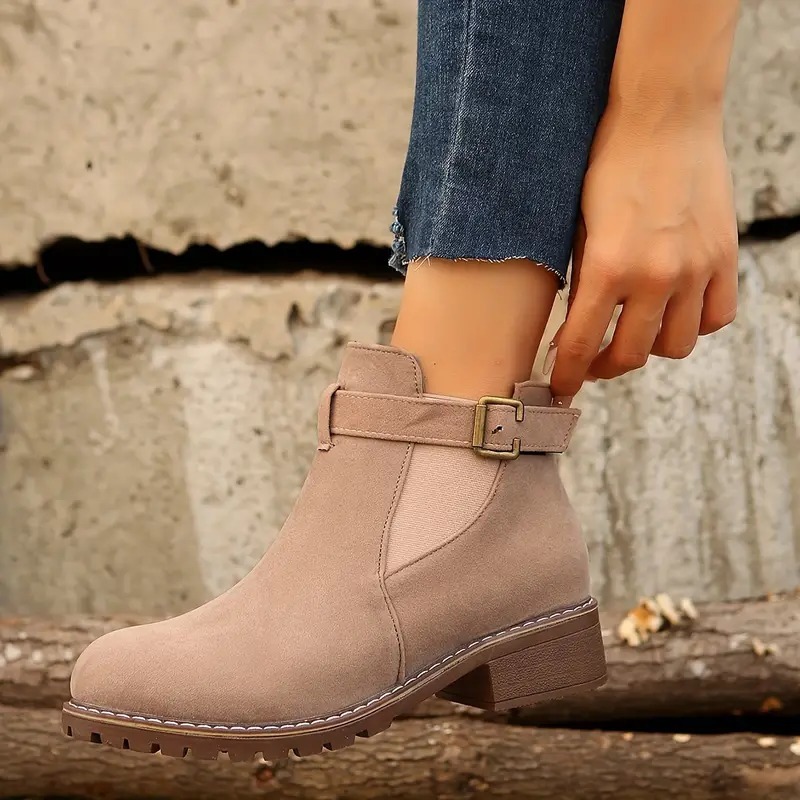 Women's Retro Flat Buckle Ankle Boots