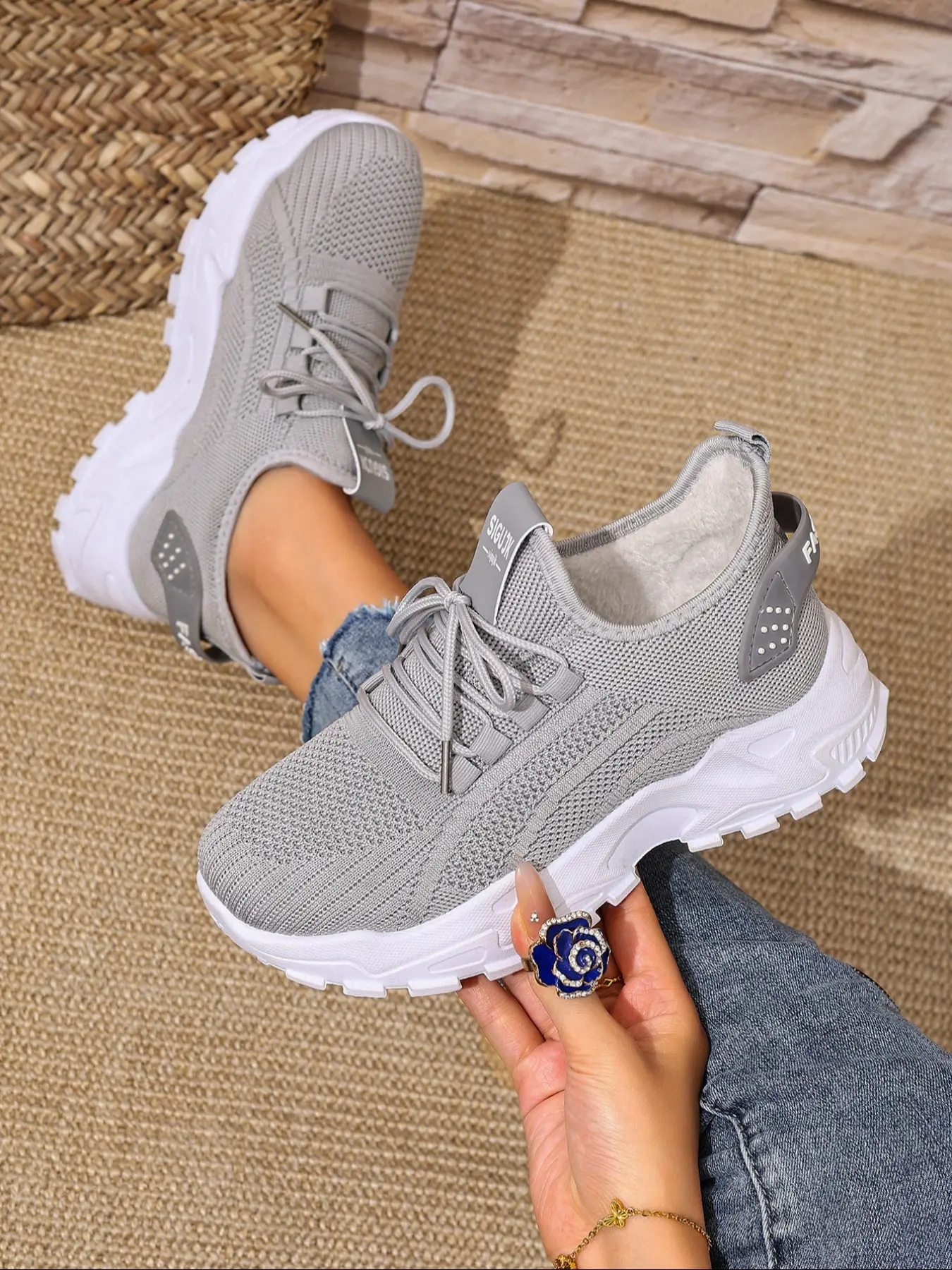 Women's Knit Fleece Lined Sneaker