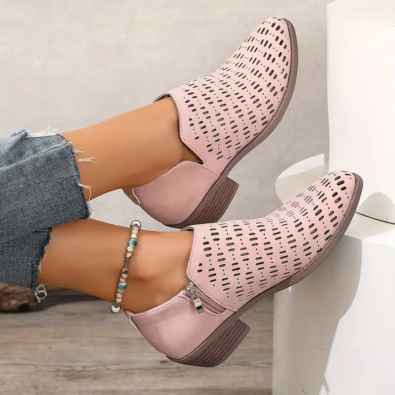 Women's Round-Toe Chelsea Boots