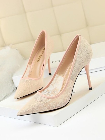 Women's Mesh Hollow Contrast Lace Pumps