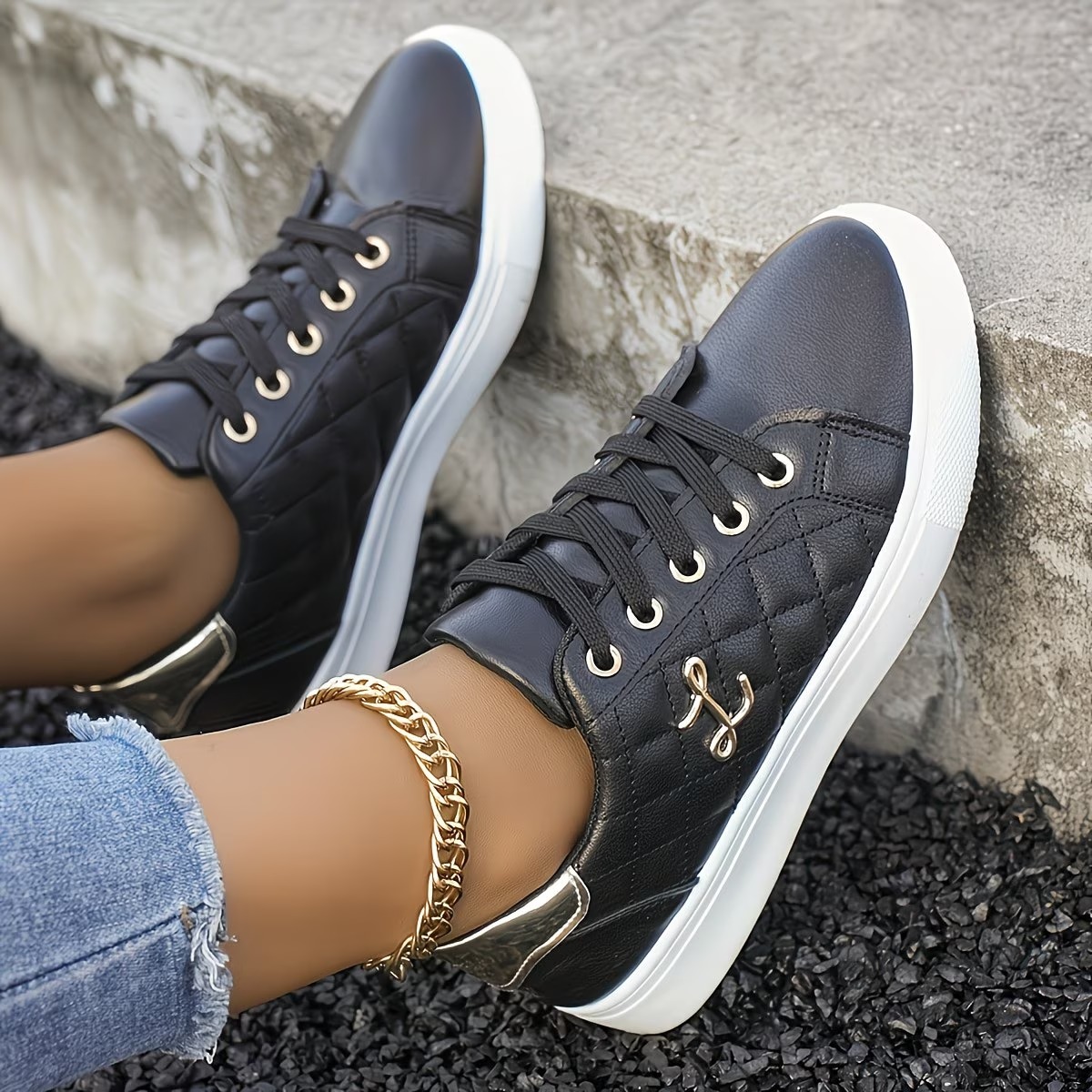 Women's Low-Top Casual Attire Sneakers