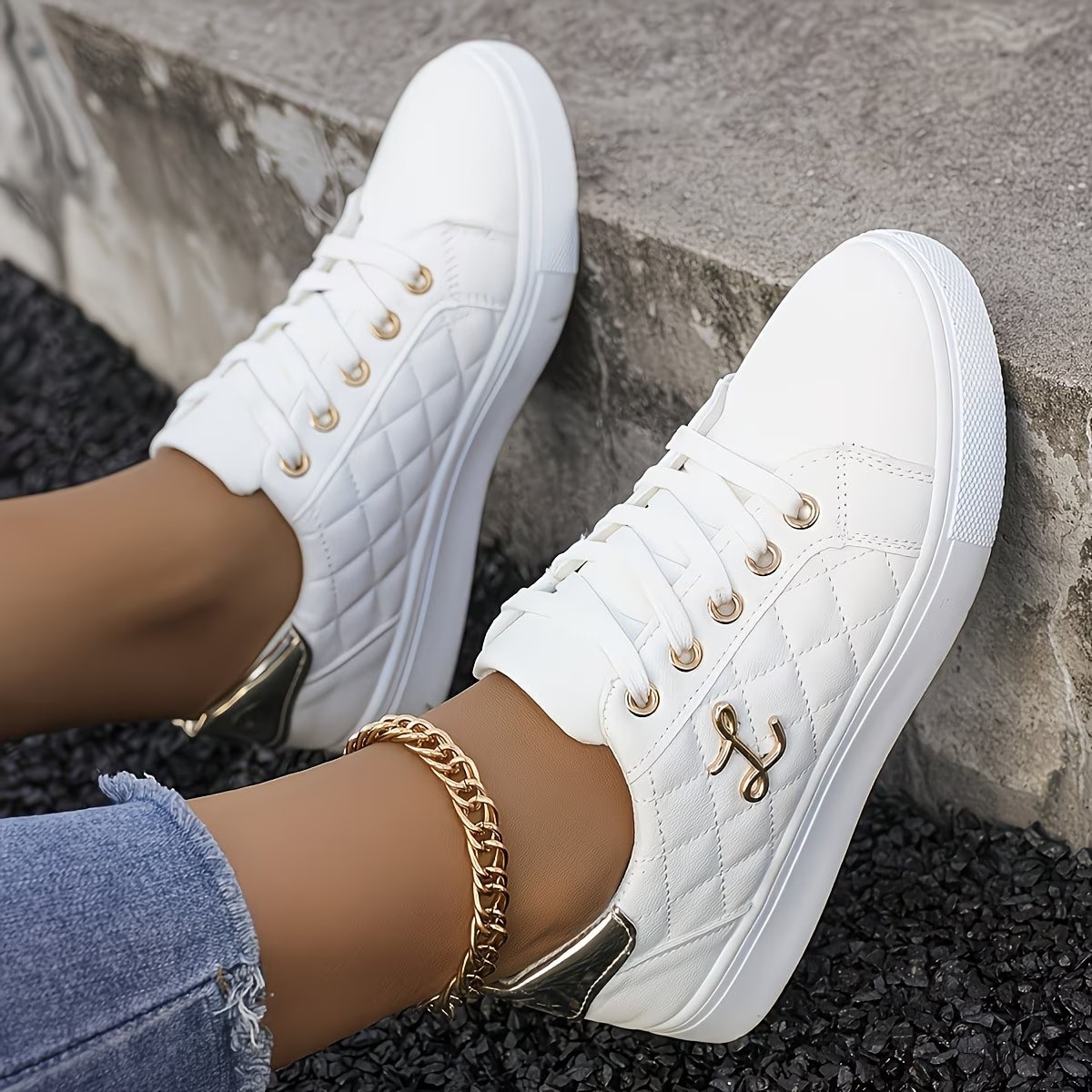 Women's Low-Top Casual Attire Sneakers