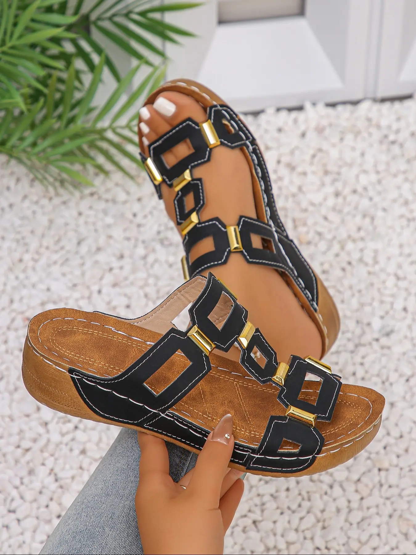 Women's Summer Metal Decor Sandals