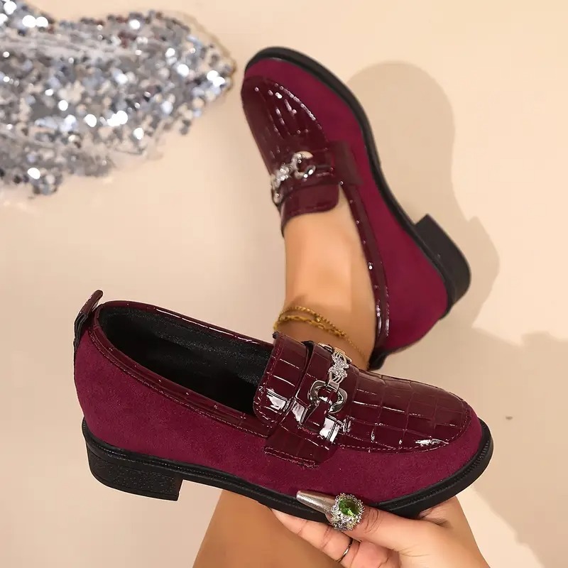 Women's Chic Metallic Chain Loafers