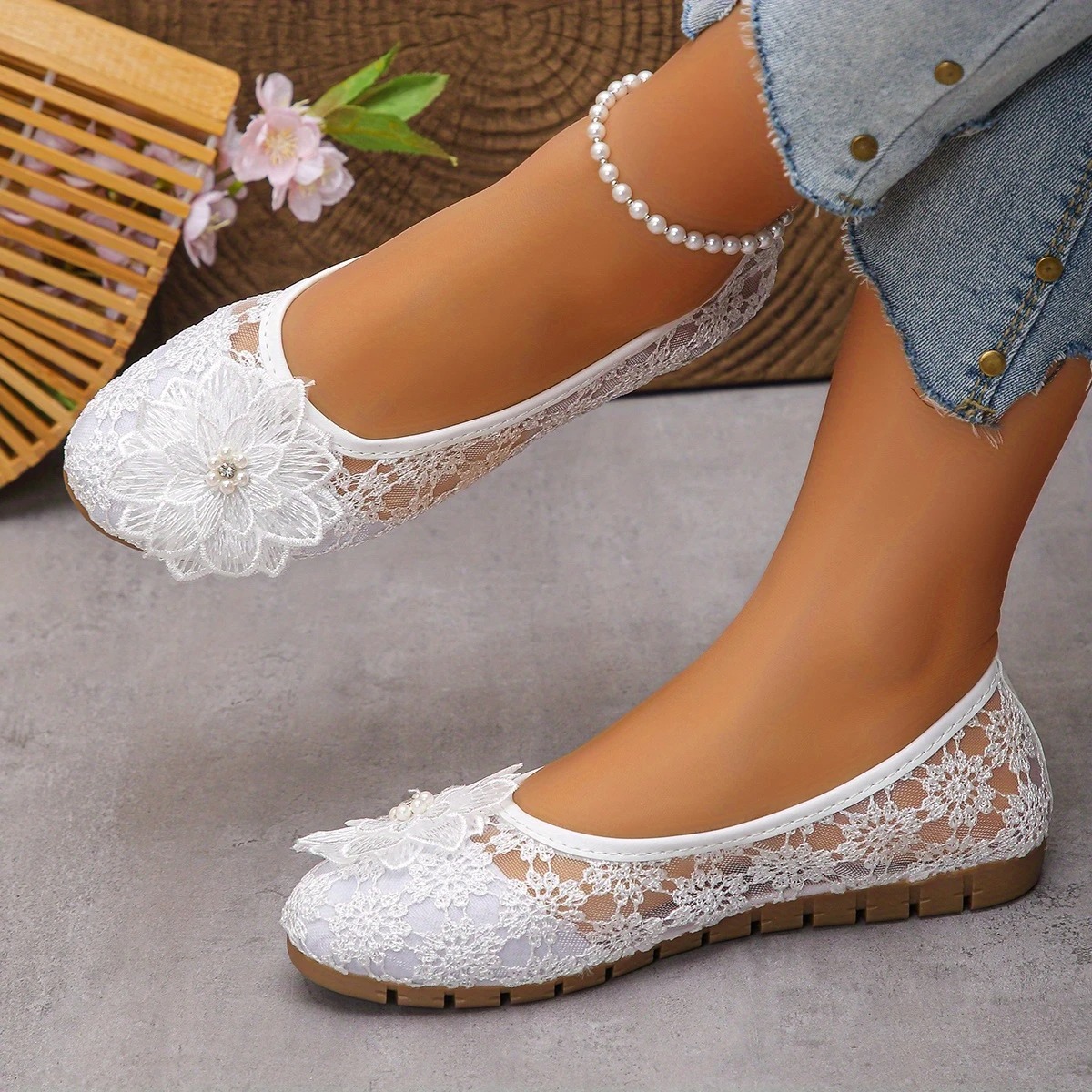 Women's Embroidered Hollow-Out Flats