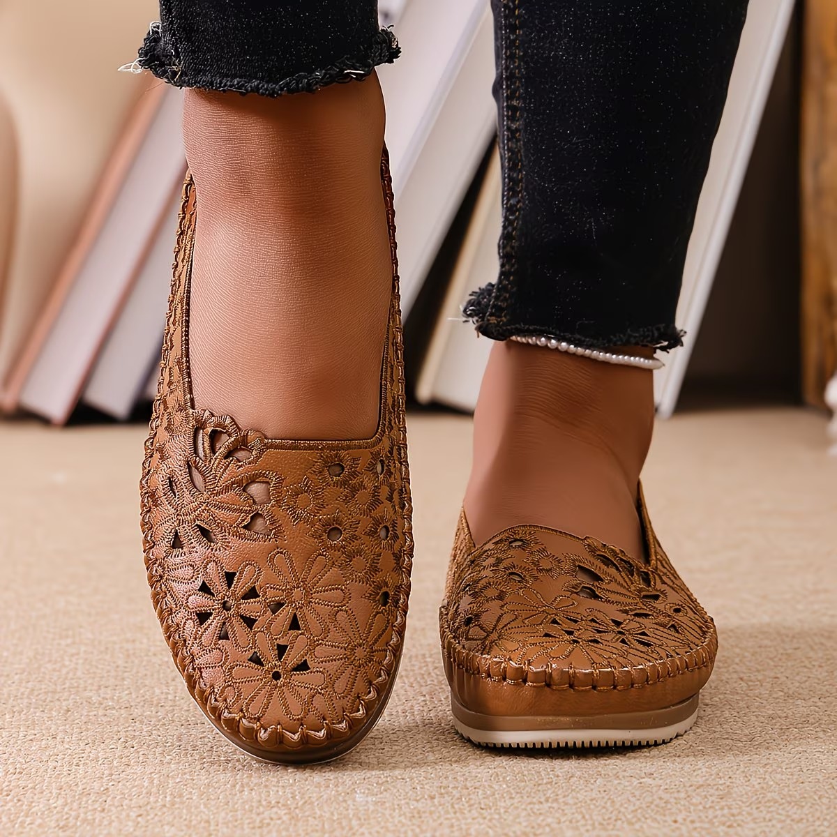 Women's Hollow Embroidery Loafers