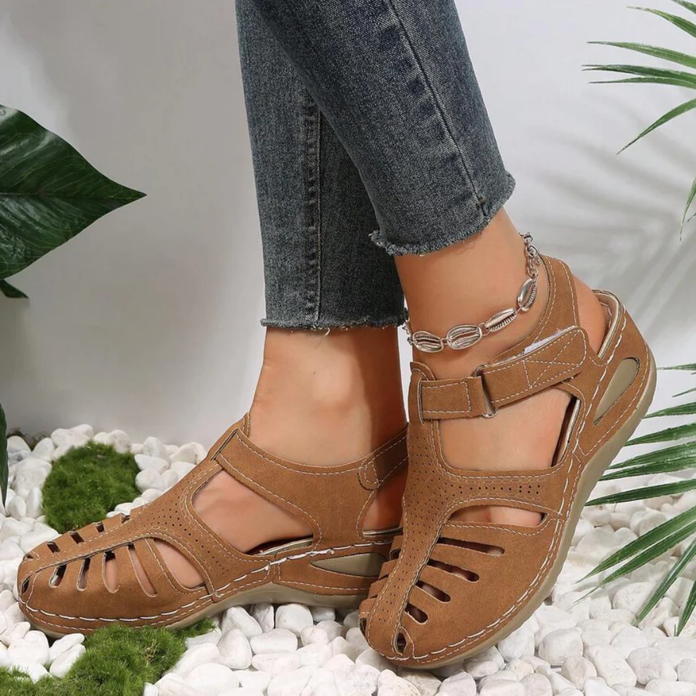 Arch Support Wide Toe Box Closed Toe Sandals