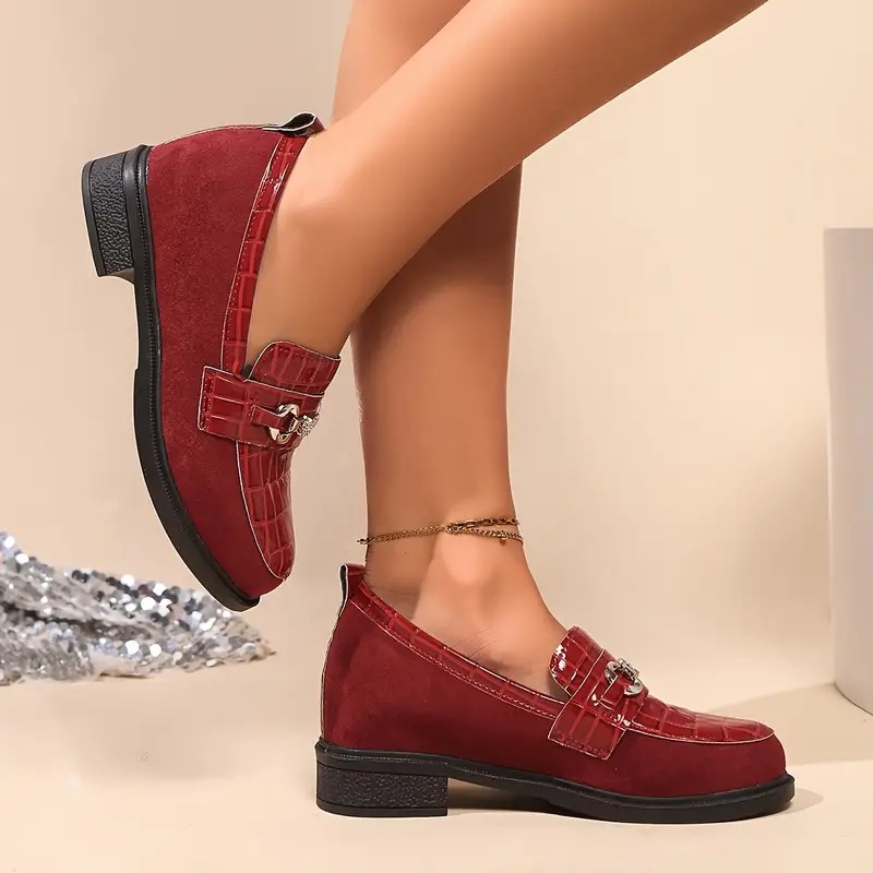 Women's Chic Metallic Chain Loafers