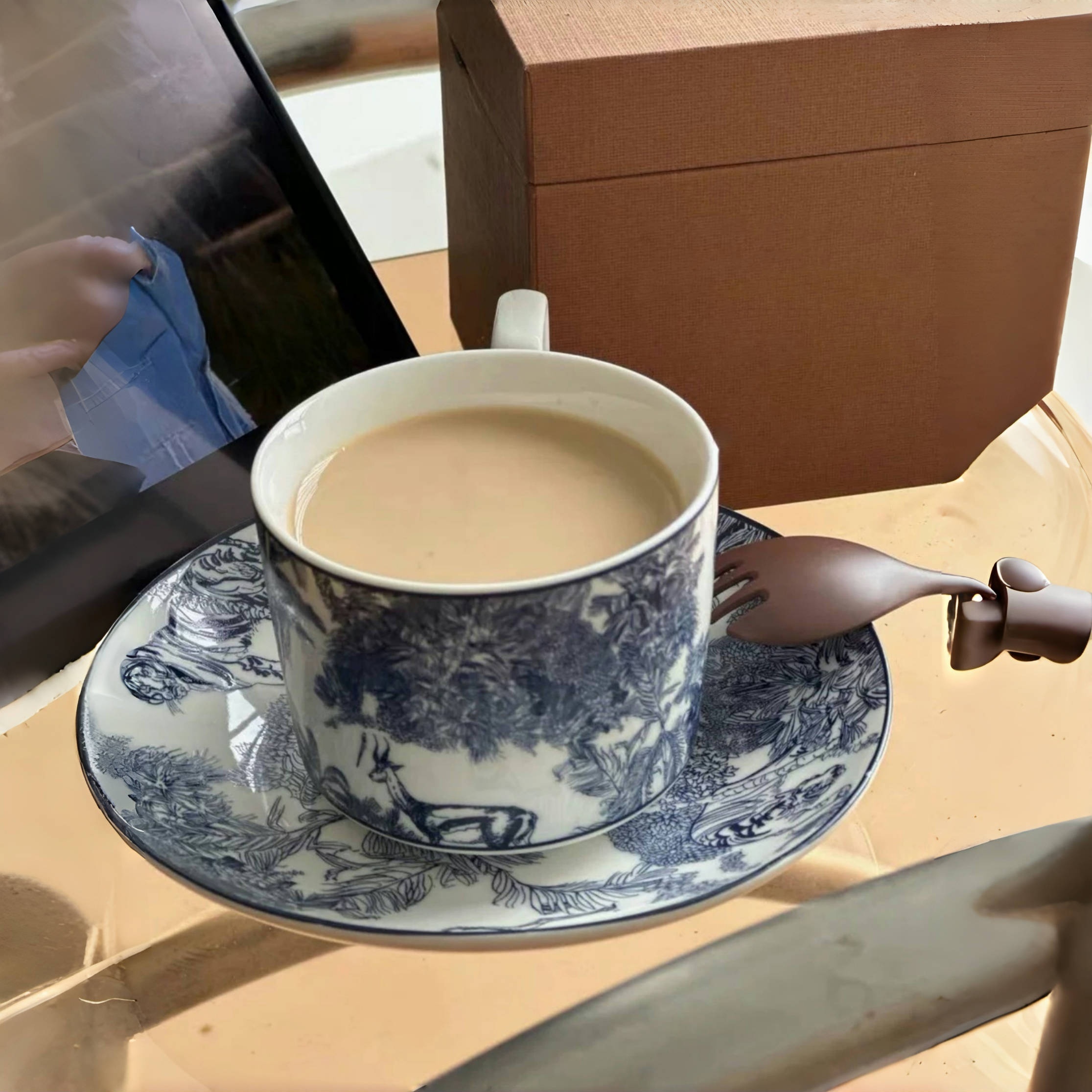 Jungle Toile Porcelain Teacup & Saucer Set