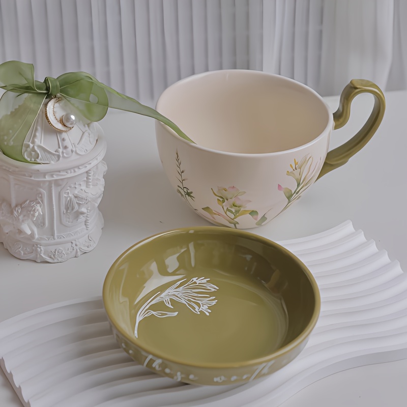Botanical Floral Ceramic Cup with Matching Lid