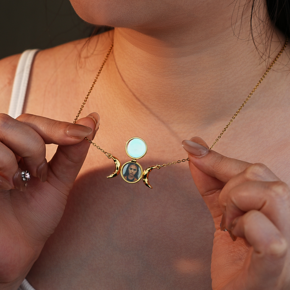 🌙 Triple Moon Goddess Moonstone Necklace