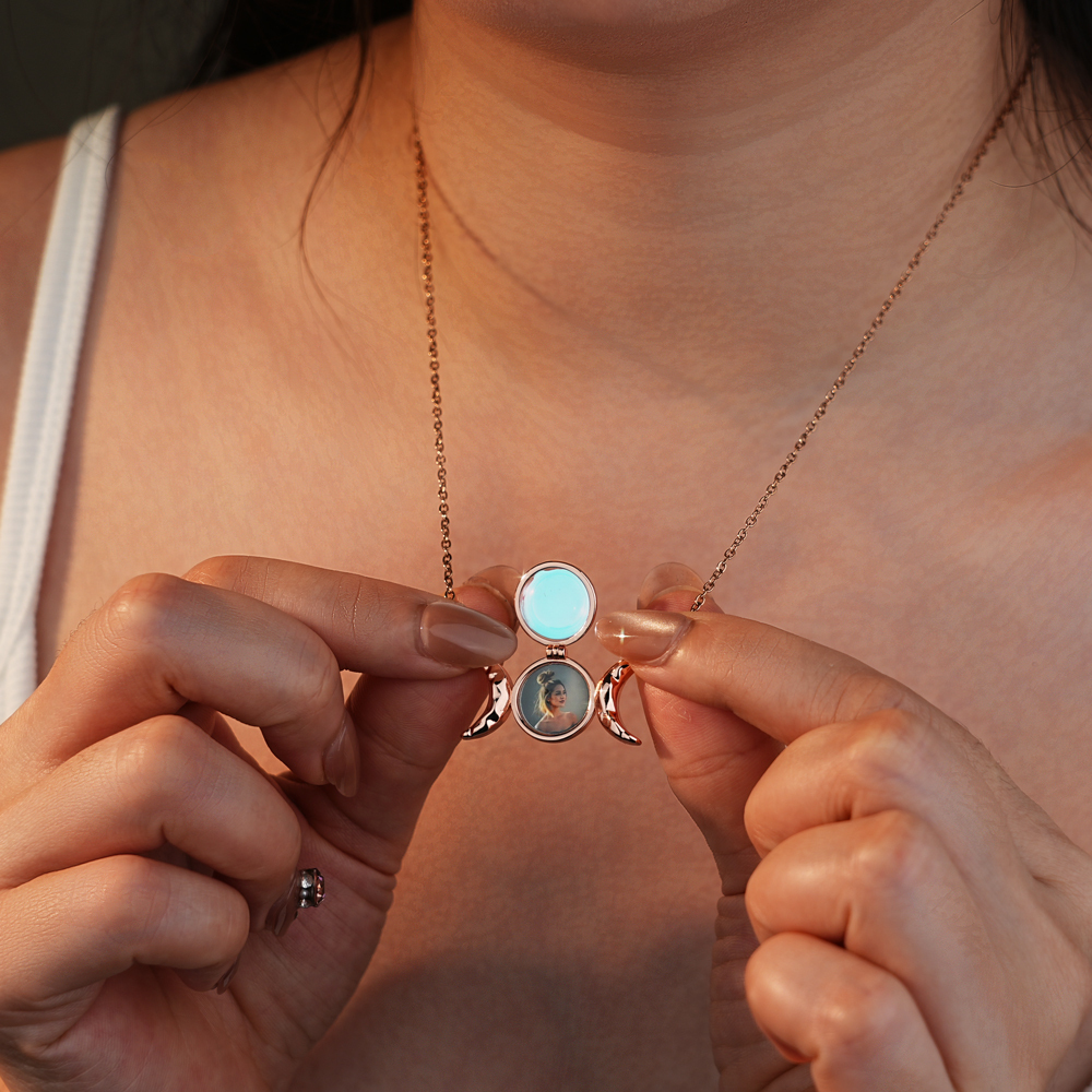 🌙 Triple Moon Goddess Moonstone Necklace