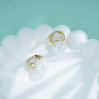 Pearl earrings with ring