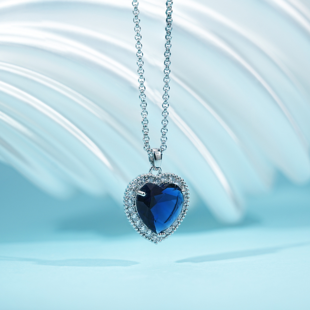 Valentine's Day Gifts🎁 Heart of Light Necklace