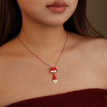 🎅 Secret in the Christmas Hat Necklace