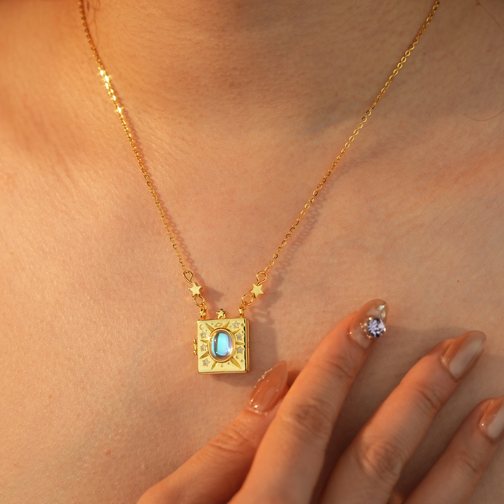 ✨ Diamond Photo Locket Necklace