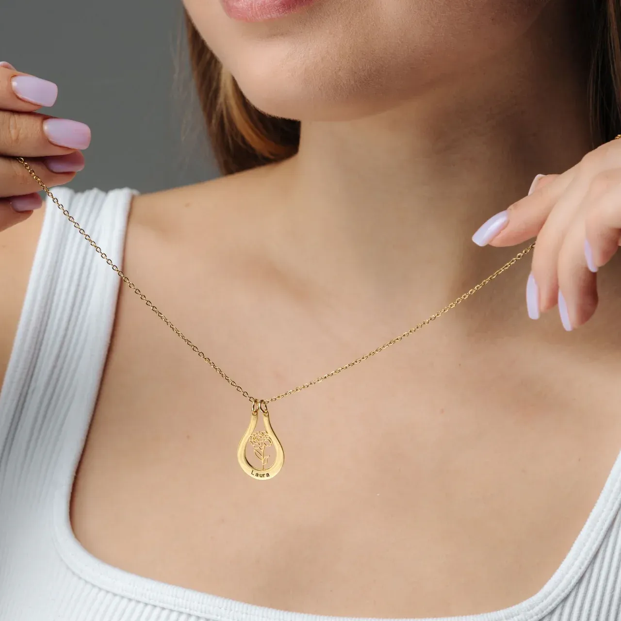 Mom's Personalized Gift Family's Birth Flower Necklace