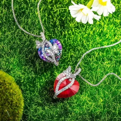 Personalized Butterfly Pendant Zircon Necklace Adorned with Heart Crystal Engraved Name Gift for Woman