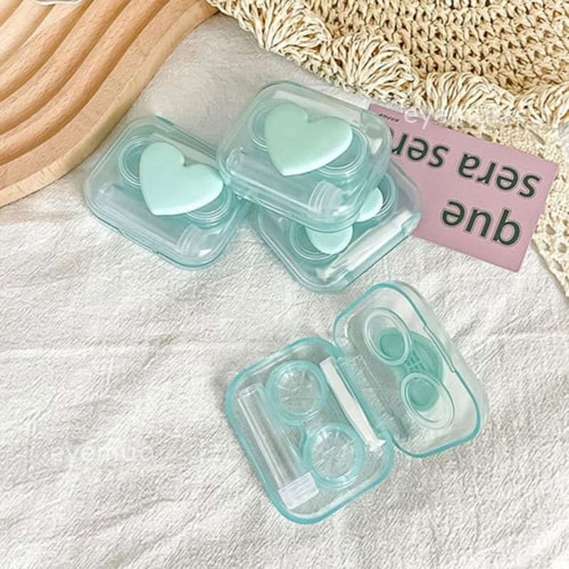 Eyemua Clear 3D Heart Lens Case