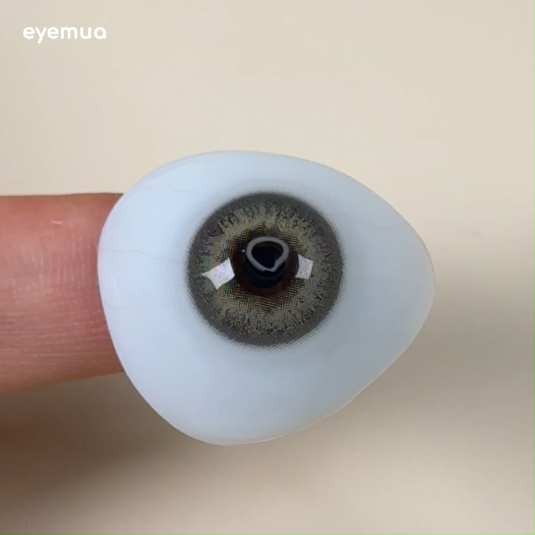 Eyemua Celestia Brown