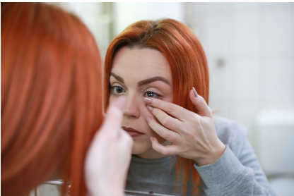  Contact Lenses and Eye Health: How to Stay Beautiful and Safe