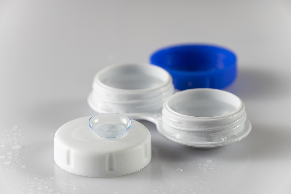 Sensitive Eyes? Here's How to Choose the Most Comfortable Contact Lenses